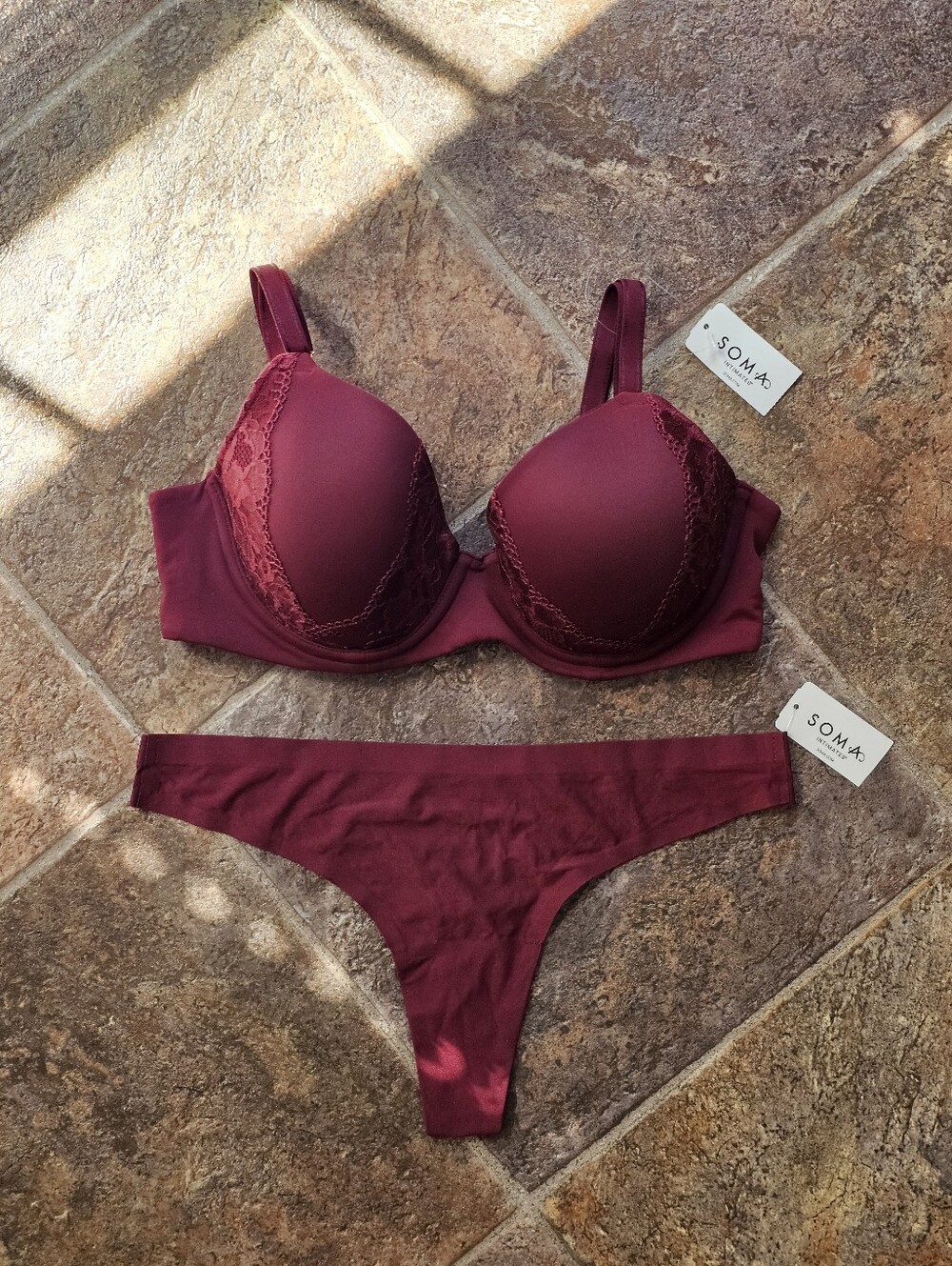 Soma Embraceable Signature Lace Perfect Coverage Bra & Seamless Thong Panty Set